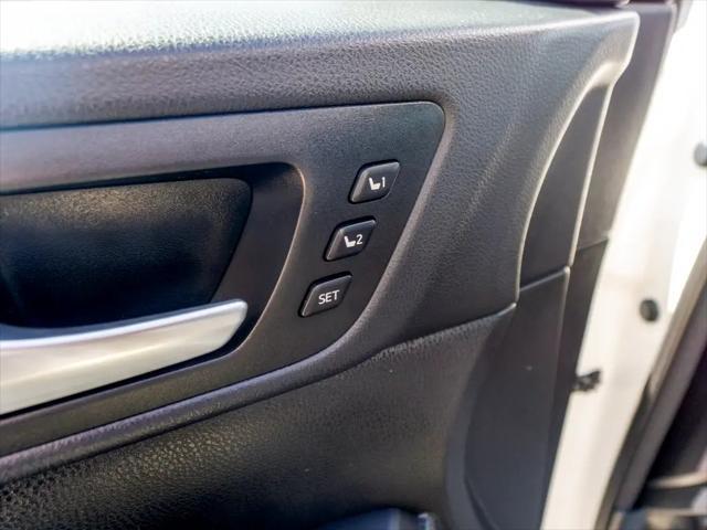 used 2016 Toyota Highlander car, priced at $26,844