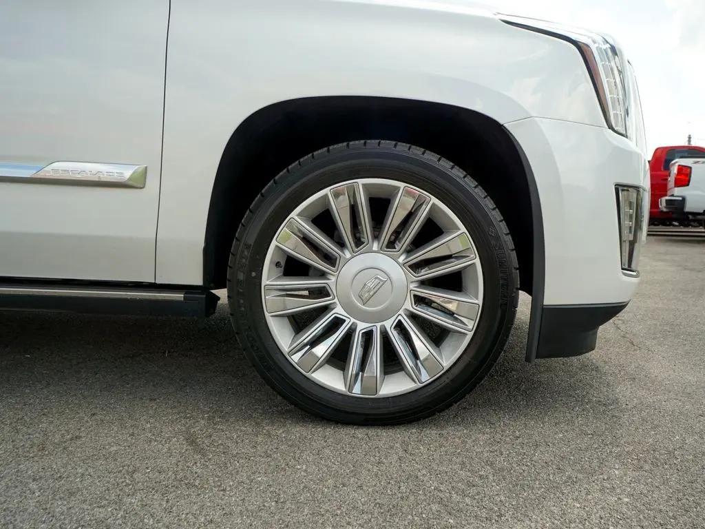 used 2016 Cadillac Escalade car, priced at $29,944