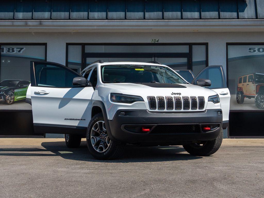 used 2020 Jeep Cherokee car, priced at $23,244
