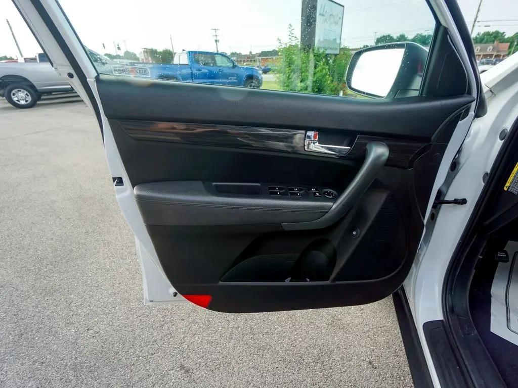 used 2011 Kia Sorento car, priced at $5,044