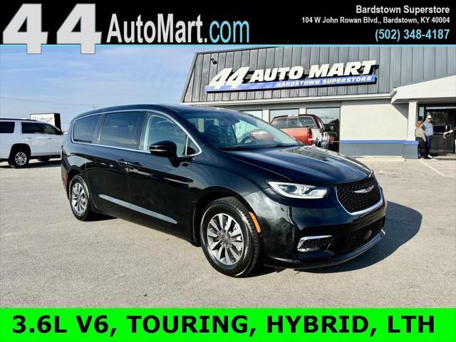 used 2022 Chrysler Pacifica Hybrid car, priced at $28,244