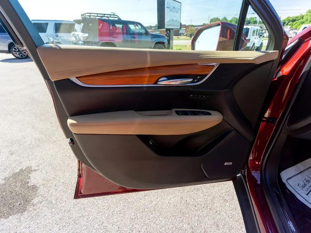 used 2017 Cadillac XT5 car, priced at $21,544
