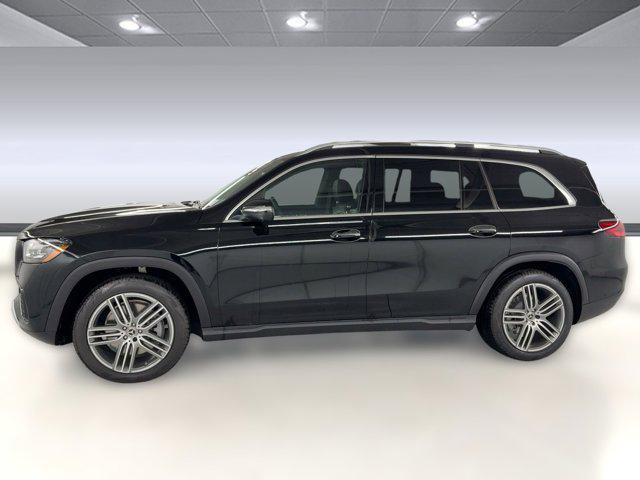 new 2025 Mercedes-Benz GLS 450 car