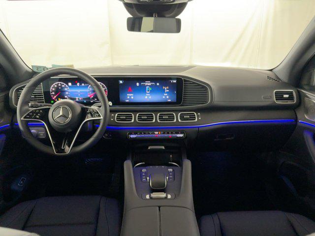 new 2025 Mercedes-Benz GLS 450 car