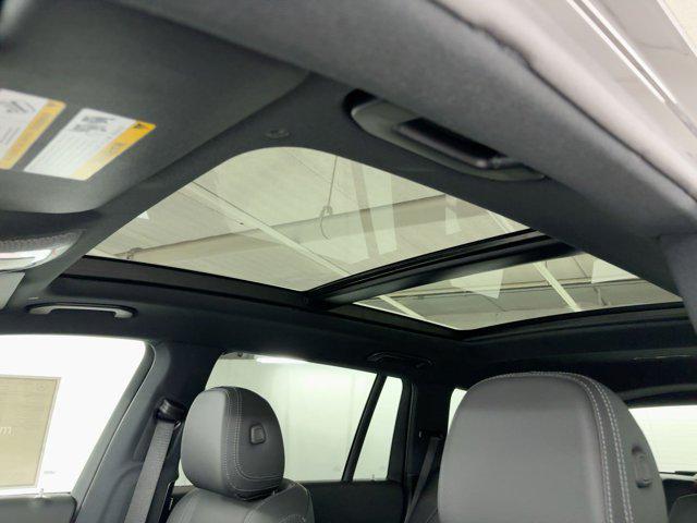 new 2025 Mercedes-Benz GLS 450 car