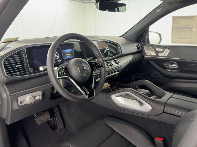 new 2025 Mercedes-Benz GLS 450 car