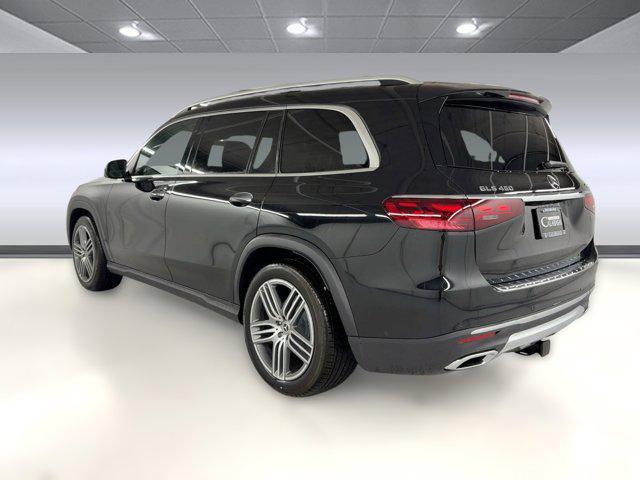 new 2025 Mercedes-Benz GLS 450 car