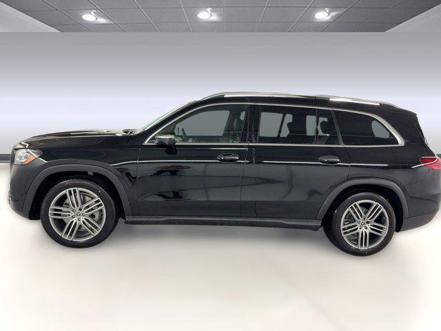 new 2025 Mercedes-Benz GLS 450 car