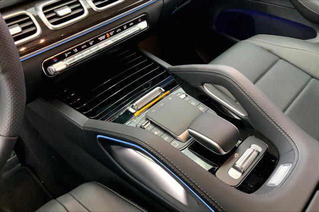 new 2025 Mercedes-Benz GLS 450 car