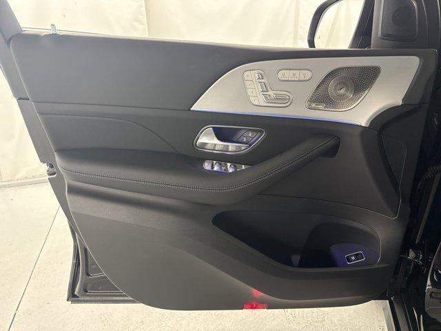 new 2025 Mercedes-Benz GLS 450 car