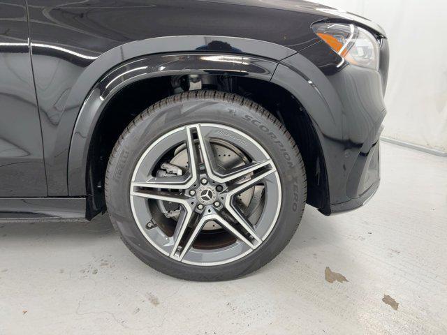 new 2025 Mercedes-Benz GLS 450 car