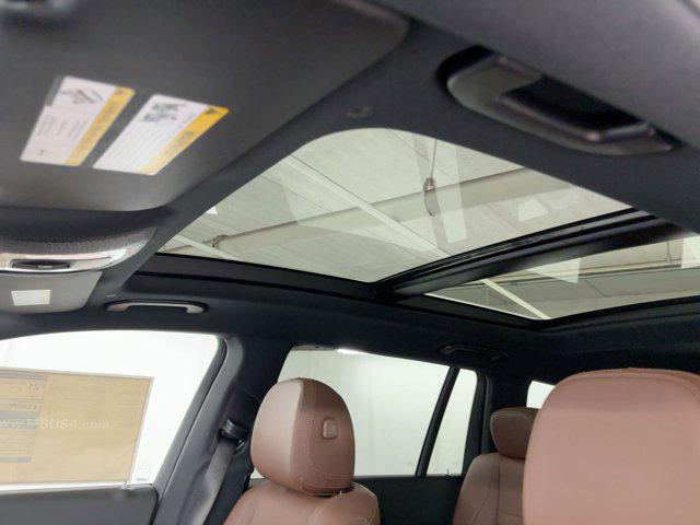 new 2025 Mercedes-Benz GLS 450 car