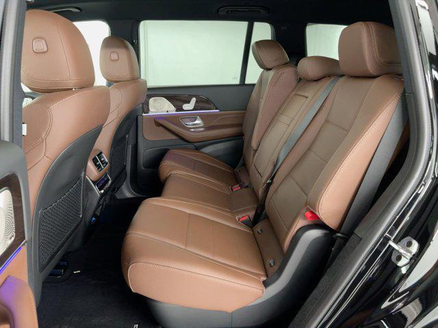 new 2025 Mercedes-Benz GLS 450 car