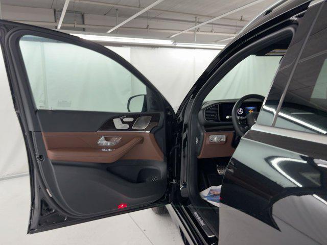 new 2025 Mercedes-Benz GLS 450 car