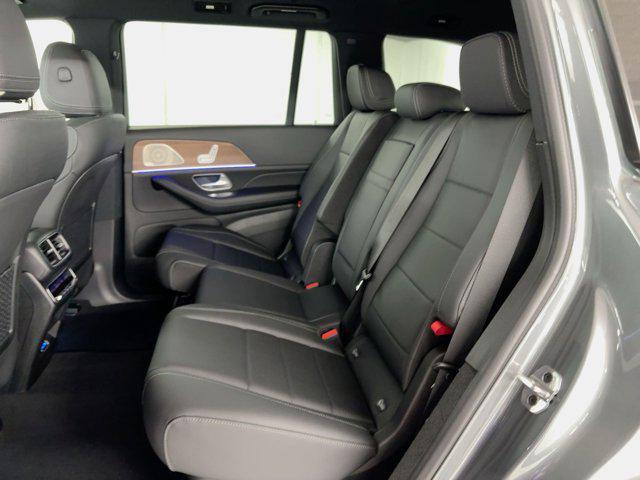 new 2025 Mercedes-Benz GLS 450 car