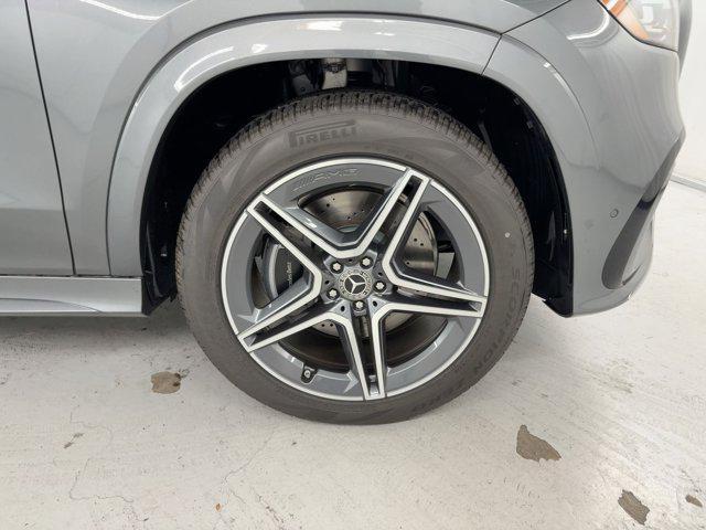 new 2025 Mercedes-Benz GLS 450 car