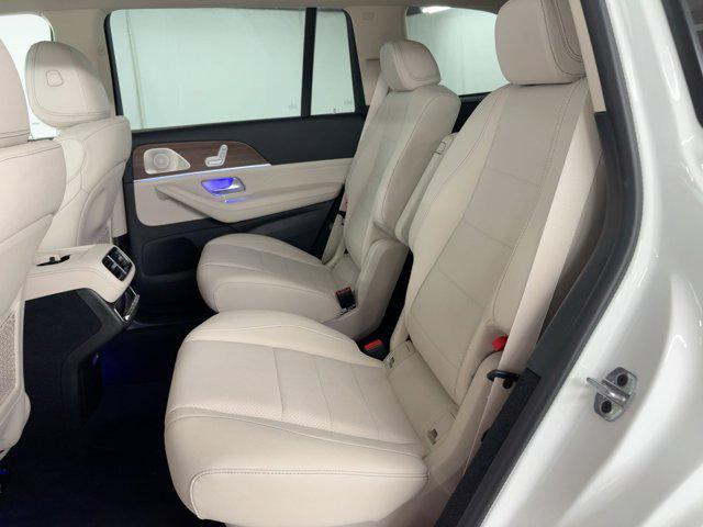 new 2026 Mercedes-Benz GLS 450 car