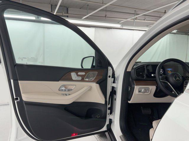 new 2026 Mercedes-Benz GLS 450 car