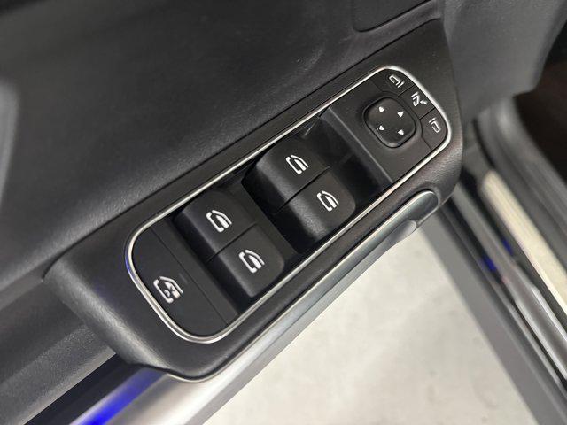 new 2025 Mercedes-Benz GLB 250 car, priced at $47,470