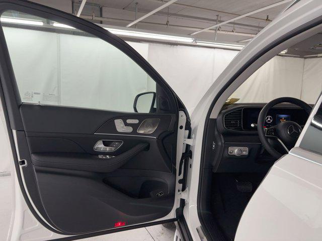 new 2026 Mercedes-Benz GLS 450 car