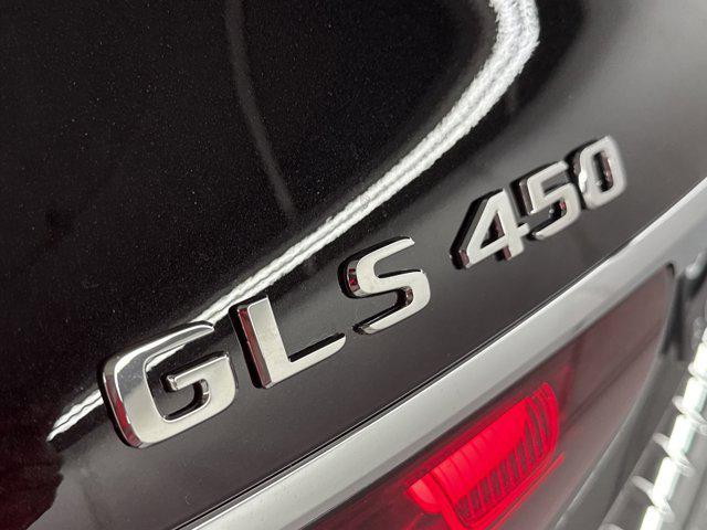 new 2025 Mercedes-Benz GLS 450 car