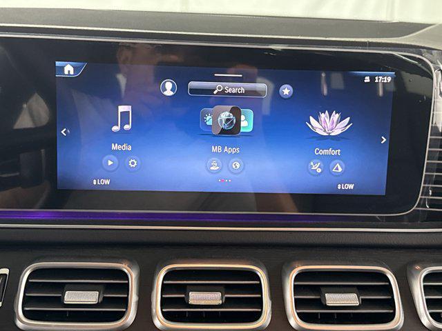 new 2025 Mercedes-Benz GLS 450 car