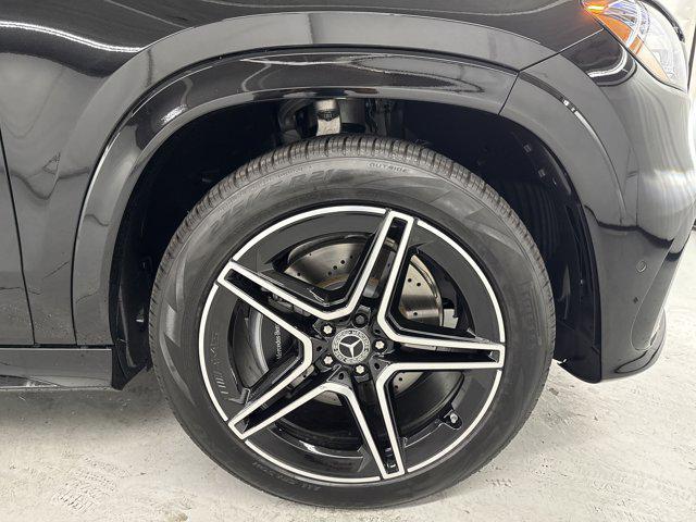 new 2025 Mercedes-Benz GLS 450 car