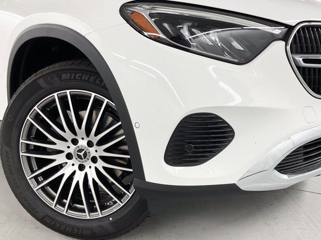 new 2025 Mercedes-Benz GLC 300 car, priced at $51,725