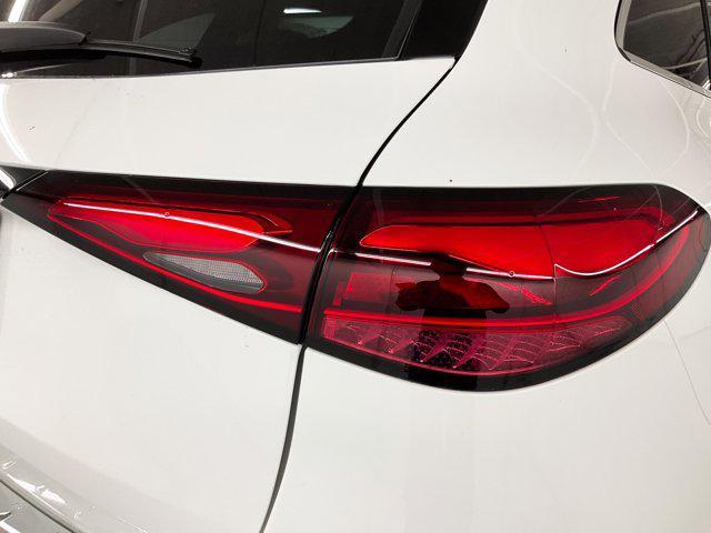 new 2025 Mercedes-Benz GLC 300 car, priced at $51,725