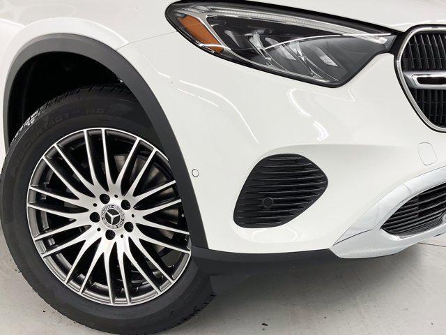 new 2025 Mercedes-Benz GLC 300 car, priced at $51,725
