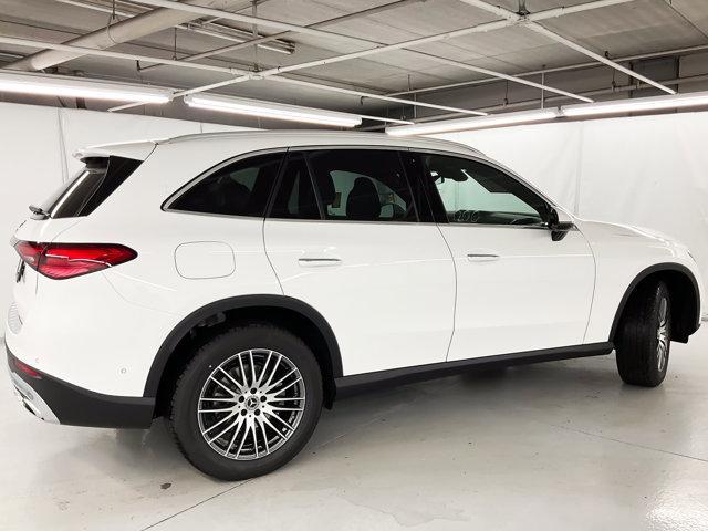 new 2025 Mercedes-Benz GLC 300 car, priced at $51,725