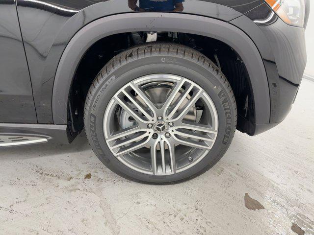 new 2026 Mercedes-Benz GLS 450 car