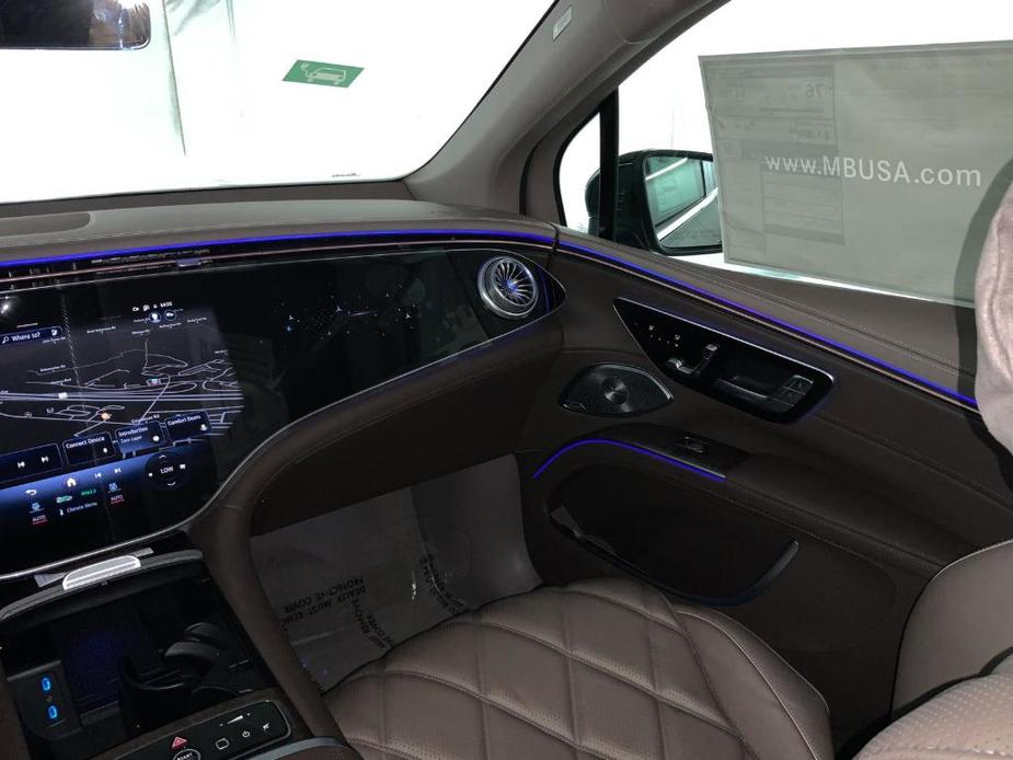 new 2024 Mercedes-Benz Maybach EQS 680 car, priced at $196,220