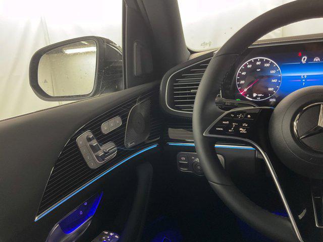 new 2025 Mercedes-Benz GLS 450 car