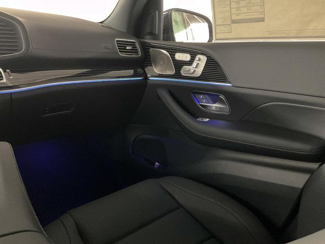 new 2025 Mercedes-Benz GLS 450 car