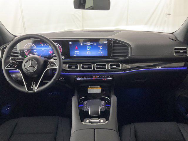 new 2025 Mercedes-Benz GLS 450 car