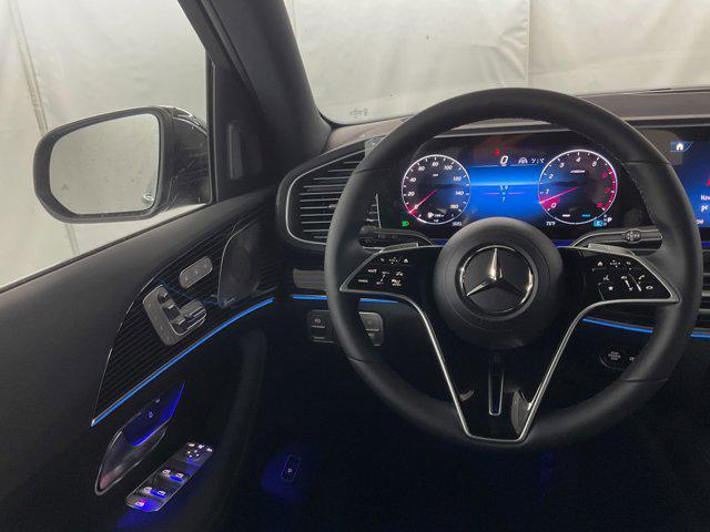 new 2025 Mercedes-Benz GLS 450 car