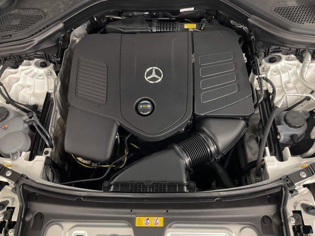 new 2025 Mercedes-Benz GLC 300 car, priced at $51,725
