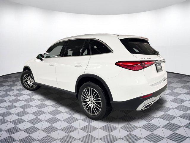 new 2025 Mercedes-Benz GLC 300 car, priced at $51,725