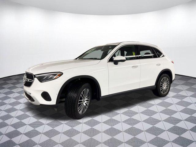 new 2025 Mercedes-Benz GLC 300 car, priced at $51,725