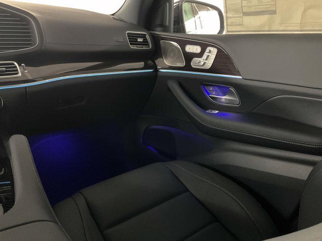 new 2025 Mercedes-Benz GLS 450 car