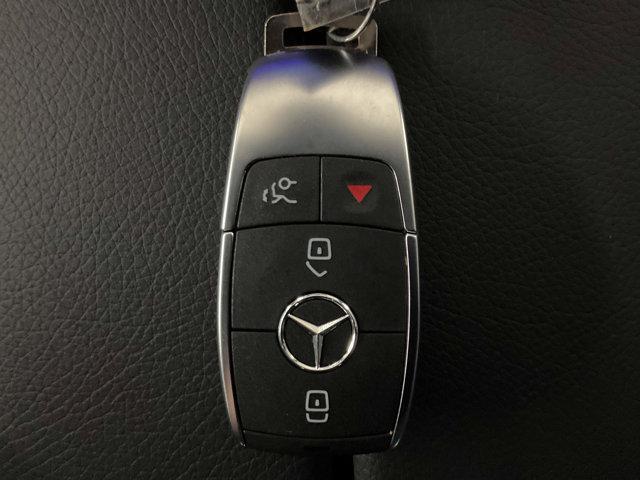 new 2025 Mercedes-Benz GLS 450 car