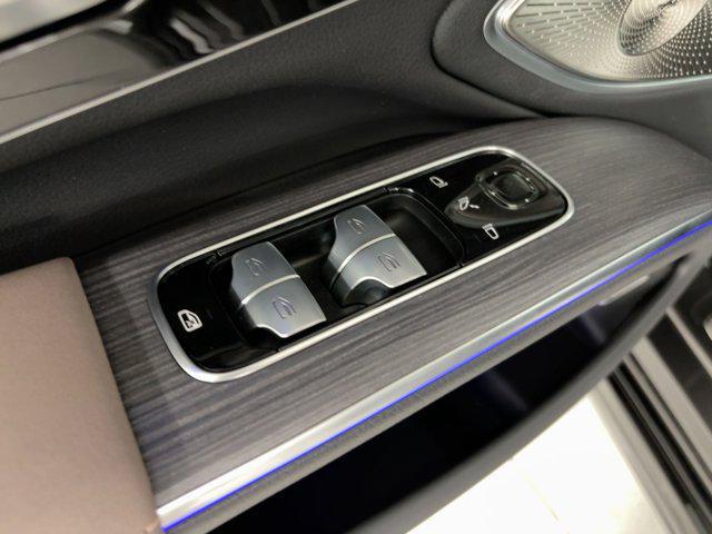 new 2025 Mercedes-Benz EQS 450 car, priced at $113,285