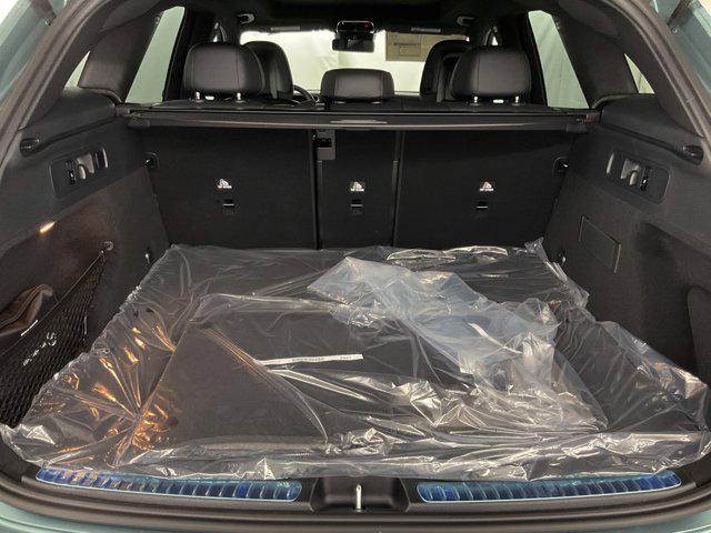 new 2025 Mercedes-Benz GLC 300 car, priced at $52,685