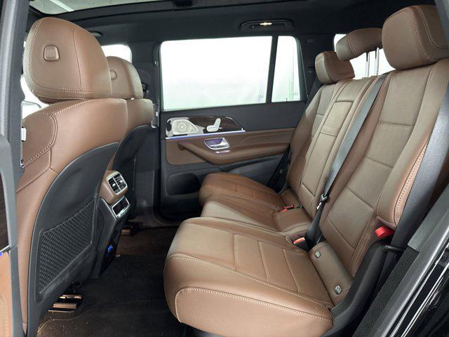 new 2025 Mercedes-Benz GLS 450 car