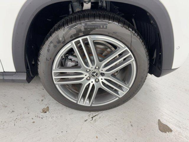 new 2025 Mercedes-Benz GLS 450 car