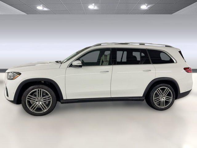 new 2025 Mercedes-Benz GLS 450 car