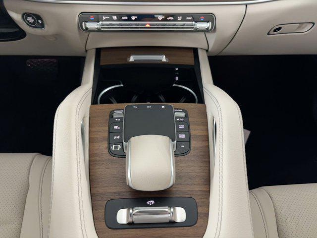 new 2025 Mercedes-Benz GLS 450 car