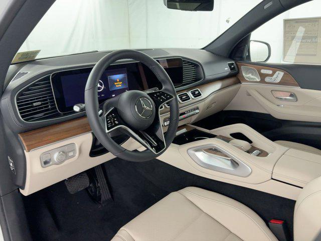 new 2025 Mercedes-Benz GLS 450 car