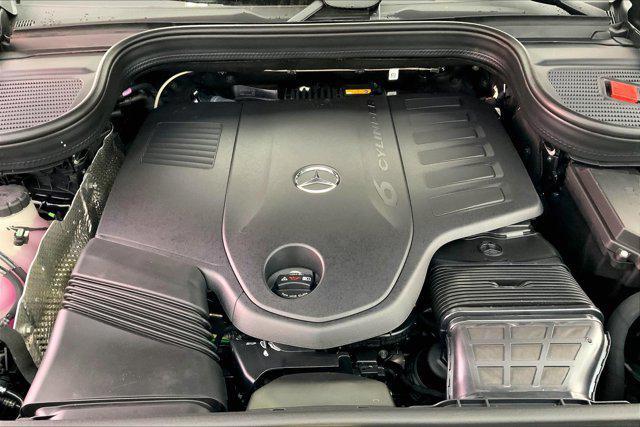 new 2025 Mercedes-Benz GLS 450 car